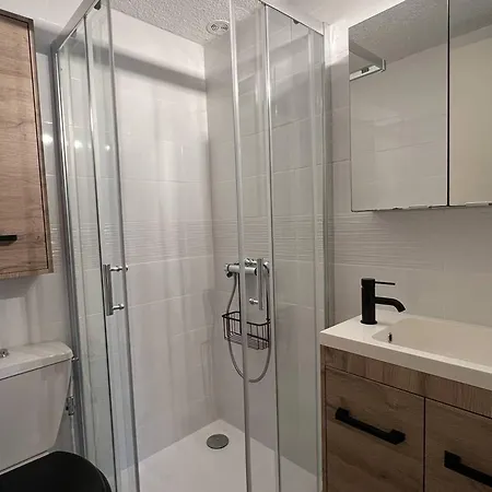 T3 Avec Terrasse, 6 Couchages, Proche Et Commerces, Quartier Calme, Parking Prive - Fr-1-81-365 Leucate