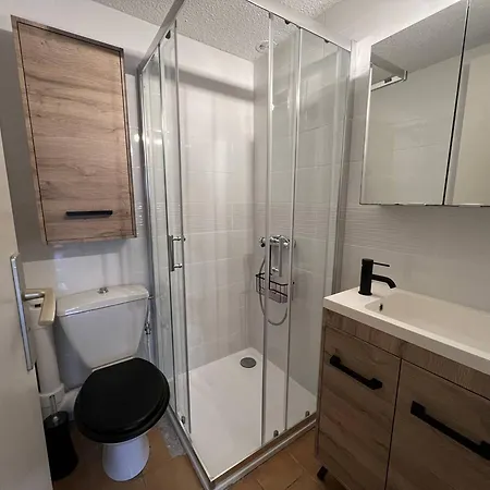 T3 Avec Terrasse, 6 Couchages, Proche Et Commerces, Quartier Calme, Parking Privé - Fr-1-81-365 Leucate