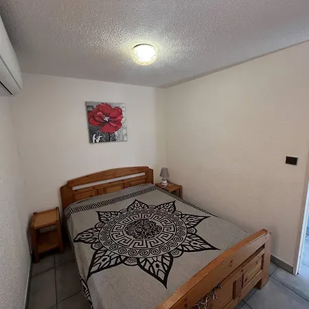 T3 Avec Terrasse, 6 Couchages, Proche Et Commerces, Quartier Calme, Parking Privé - Fr-1-81-365 Leucate