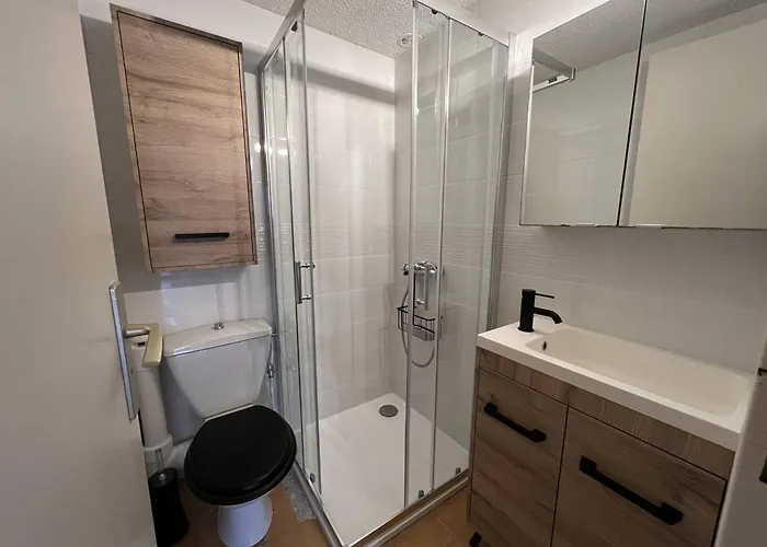 T3 Avec Terrasse, 6 Couchages, Proche Et Commerces, Quartier Calme, Parking Prive - Fr-1-81-365 Leucate